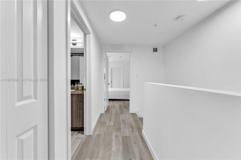 Adosado en alquiler en North Miami Beach, Florida, 2 dormitorios, 111.48 m2 № 1992254 - foto 27