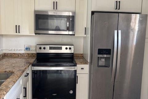 Condo in Lauderhill, Florida, 2 bedrooms  № 1937539 - photo 7