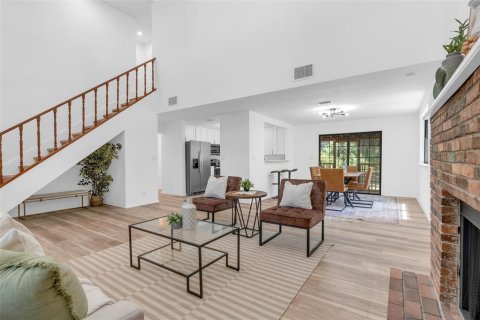 Villa ou maison à vendre à Tavares, Floride: 4 chambres, 176.89 m2 № 2304544 - photo 3
