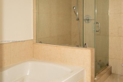 Copropriété à vendre à Miami, Floride: 2 chambres, 116.69 m2 № 2055306 - photo 6