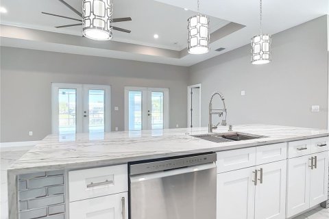 House in Port Charlotte, Florida 4 bedrooms, 191.29 sq.m. № 2233780 - photo 13