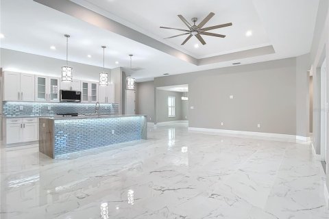 House in Port Charlotte, Florida 4 bedrooms, 191.29 sq.m. № 2233780 - photo 18
