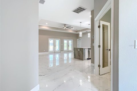 House in Port Charlotte, Florida 4 bedrooms, 191.29 sq.m. № 2233780 - photo 9