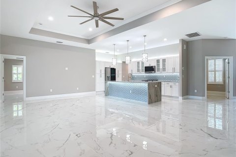 House in Port Charlotte, Florida 4 bedrooms, 191.29 sq.m. № 2233780 - photo 19