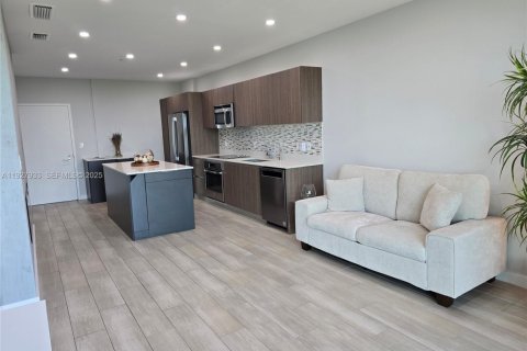 Снять в аренду кондоминиум в Майами, Флорида 1 спальня, 62.71м2, № 1988156 - фото 3