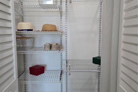 Снять в аренду кондоминиум в Майами, Флорида 1 спальня, 62.71м2, № 1988156 - фото 7