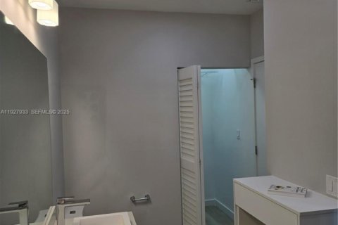 Снять в аренду кондоминиум в Майами, Флорида 1 спальня, 62.71м2, № 1988156 - фото 9