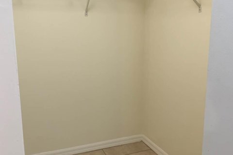 Copropriété à louer à Royal Palm Beach, Floride: 2 chambres, 99.87 m2 № 2387861 - photo 11
