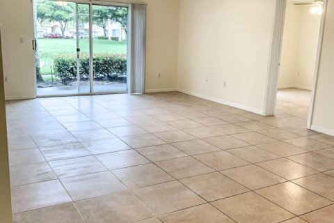 Copropriété à louer à Royal Palm Beach, Floride: 2 chambres, 99.87 m2 № 2387861 - photo 8