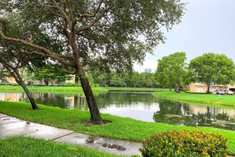 Copropriété à louer à Royal Palm Beach, Floride: 2 chambres, 99.87 m2 № 2387861 - photo 14