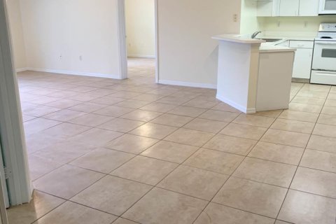 Copropriété à louer à Royal Palm Beach, Floride: 2 chambres, 99.87 m2 № 2387861 - photo 7