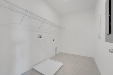 Купить виллу или дом в Апопка, Флорида 9 комнат, 260.78м2, № 1547196 - фото 16