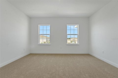 House in Apopka, Florida 4 bedrooms, 260.78 sq.m. № 1547196 - photo 9