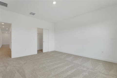 House in Apopka, Florida 4 bedrooms, 260.78 sq.m. № 1547196 - photo 11