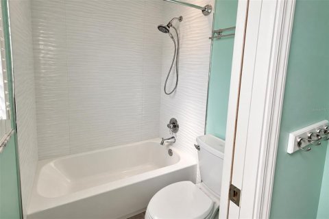 Casa en venta en Clearwater, Florida, 4 dormitorios, 290.41 m2 № 2383463 - foto 29