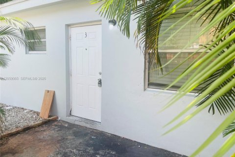 Immobilier commercial à Miami, Floride 253.62 m2 № 2169140