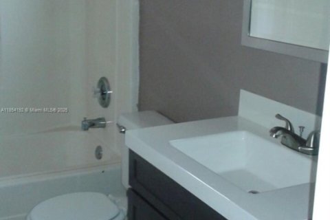 Villa ou maison à vendre à Sunrise, Floride: 3 chambres, 126.81 m2 № 1981633 - photo 15