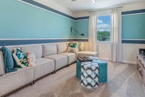 House in Kissimmee, Florida 6 bedrooms, 304.25 sq.m. № 1905364 - photo 5