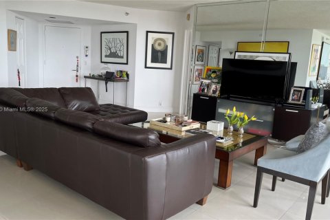 Condo in Aventura, Florida, 2 bedrooms  № 1859770 - photo 8