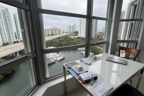 Condo in Aventura, Florida, 2 bedrooms  № 1859770 - photo 7