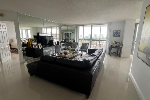 Condo in Aventura, Florida, 2 bedrooms  № 1859770 - photo 4