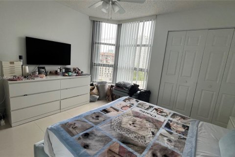 Condo in Aventura, Florida, 2 bedrooms  № 1859770 - photo 19