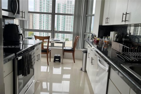 Condo in Aventura, Florida, 2 bedrooms  № 1859770 - photo 9