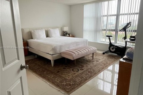 Condo in Aventura, Florida, 2 bedrooms  № 1859770 - photo 13