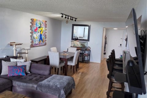 Condominio en venta en Hallandale Beach, Florida, 2 dormitorios, 104.98 m2 № 2254252 - foto 7
