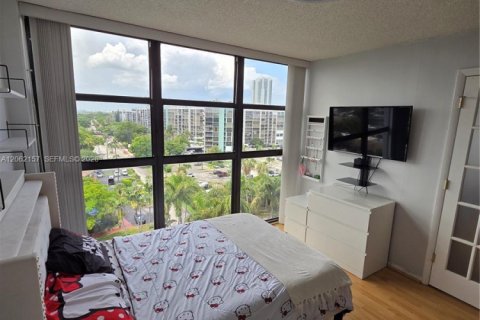 Condominio en venta en Hallandale Beach, Florida, 2 dormitorios, 104.98 m2 № 2254252 - foto 17