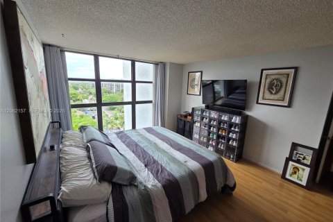 Condominio en venta en Hallandale Beach, Florida, 2 dormitorios, 104.98 m2 № 2254252 - foto 8