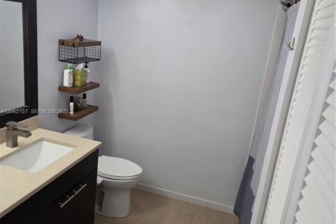 Condominio en venta en Hallandale Beach, Florida, 2 dormitorios, 104.98 m2 № 2254252 - foto 13