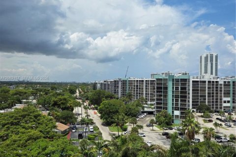 Condominio en venta en Hallandale Beach, Florida, 2 dormitorios, 104.98 m2 № 2254252 - foto 25