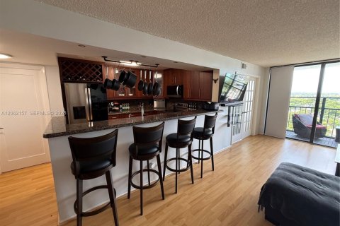 Condominio en venta en Hallandale Beach, Florida, 2 dormitorios, 104.98 m2 № 2254252 - foto 3