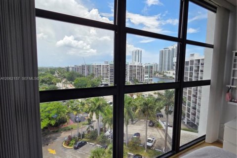 Condominio en venta en Hallandale Beach, Florida, 2 dormitorios, 104.98 m2 № 2254252 - foto 18