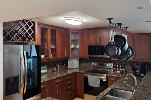 Condominio en venta en Hallandale Beach, Florida, 2 dormitorios, 104.98 m2 № 2254252 - foto 5