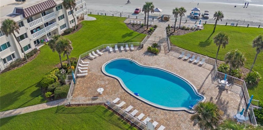 Condo in New Smyrna Beach, Florida, 1 bedroom  № 2124691