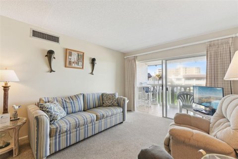 Condo in New Smyrna Beach, Florida, 1 bedroom  № 2124691 - photo 7
