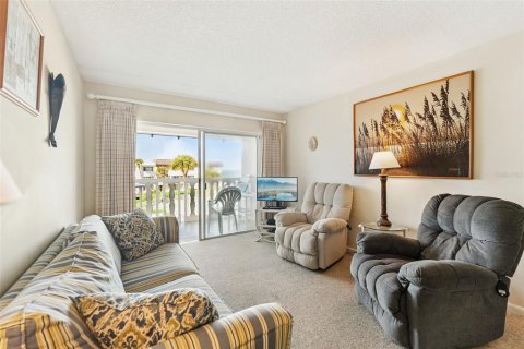 Condo in New Smyrna Beach, Florida, 1 bedroom  № 2124691 - photo 8