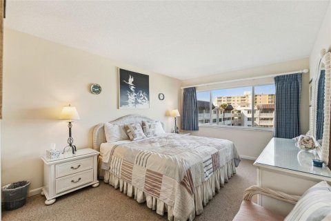 Condo in New Smyrna Beach, Florida, 1 bedroom  № 2124691 - photo 13