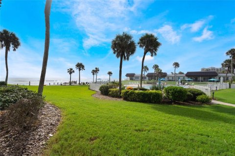 Condo in New Smyrna Beach, Florida, 1 bedroom  № 2124691 - photo 23
