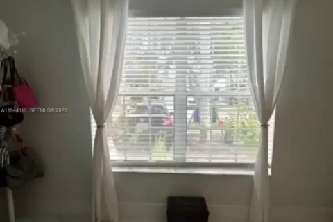 Casa en venta en Miramar, Florida, 3 dormitorios, 113.43 m2 № 2000383 - foto 3