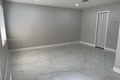 House in Lakeland, Florida 3 bedrooms № 1962264 - photo 2