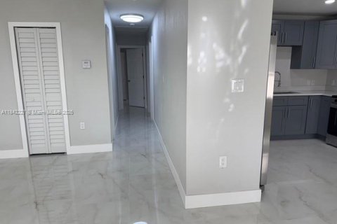 House in Lakeland, Florida 3 bedrooms № 1962264 - photo 3