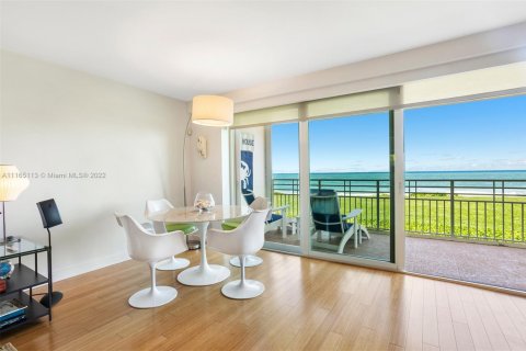 Condo in Jupiter, Florida, 2 bedrooms  № 2182847 - photo 9