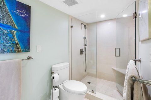 Condo in Jupiter, Florida, 2 bedrooms  № 2182847 - photo 16