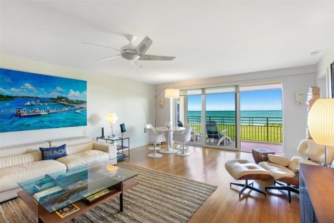 Condo in Jupiter, Florida, 2 bedrooms  № 2182847 - photo 8