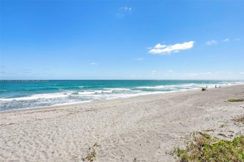Condo in Jupiter, Florida, 2 bedrooms  № 2182847 - photo 22