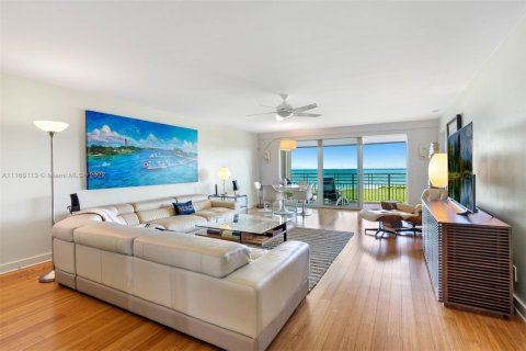 Condo in Jupiter, Florida, 2 bedrooms  № 2182847 - photo 10