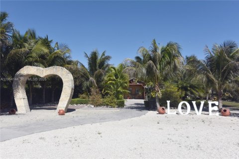 Casa en Miami, Florida 3 dormitorios, 176.98 m2 № 2011379